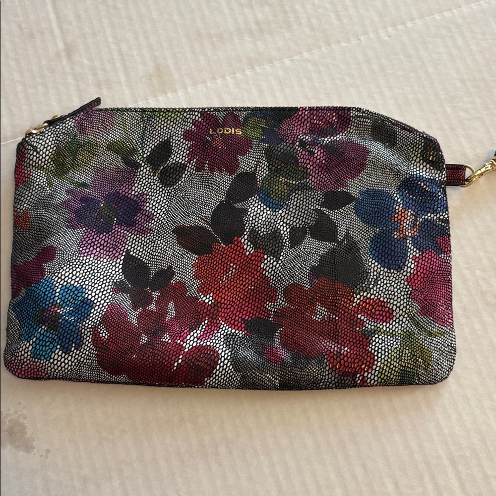 LODIS BRAND FLORAL LEATHER WRISTLET SOFT LEATHER GOLD HARDWARE ZIP CLOSURE